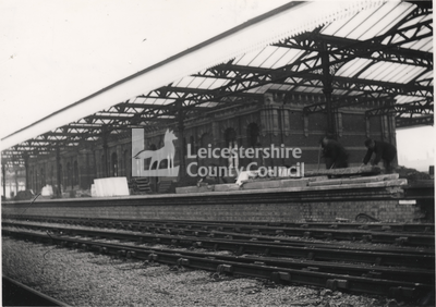 L1680 - Constructing the platform buildings at Leicester Central Station