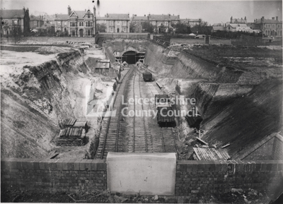 L1886 - Sherwood Rise tunnel and the cutting for Carrington Station