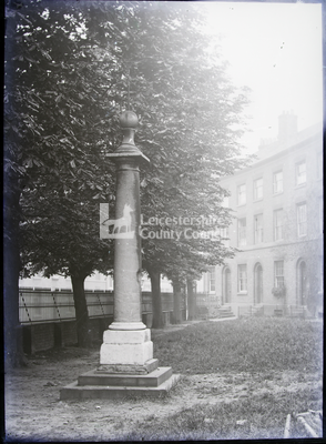 King Street memorial pillar