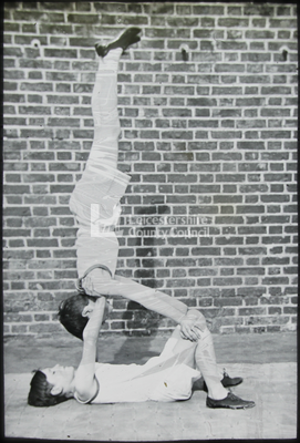 Gymnastics - 4	Handstand on knees		