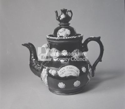 Enamelled teapot with words: Mrs Hipwell, South Kilworth