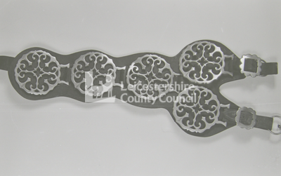 Leather attachment with 5 x identical brasses (