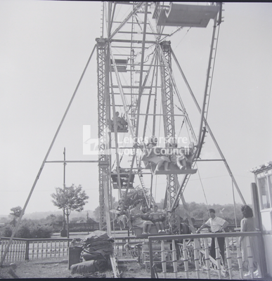 Fair: Ferris wheel