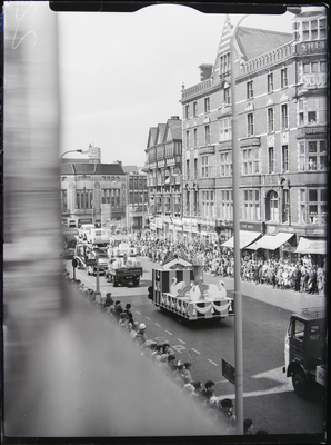 Parade: Down-street view -Lord Mayor's Show 1961