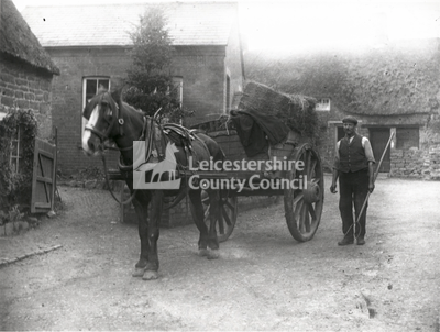 L2989 - Horse and cart at Charwelton
