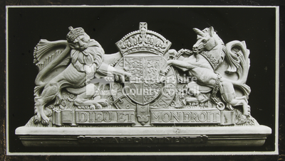 LS641 - Royal Arms, Sculpture